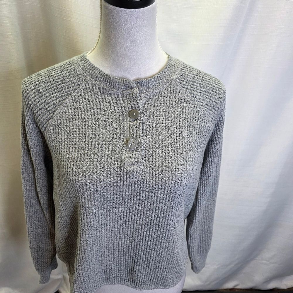 Old Navy Gray Oversized Cozy Waffle Henley Cropped Top Size Small - Picture 4 of 12